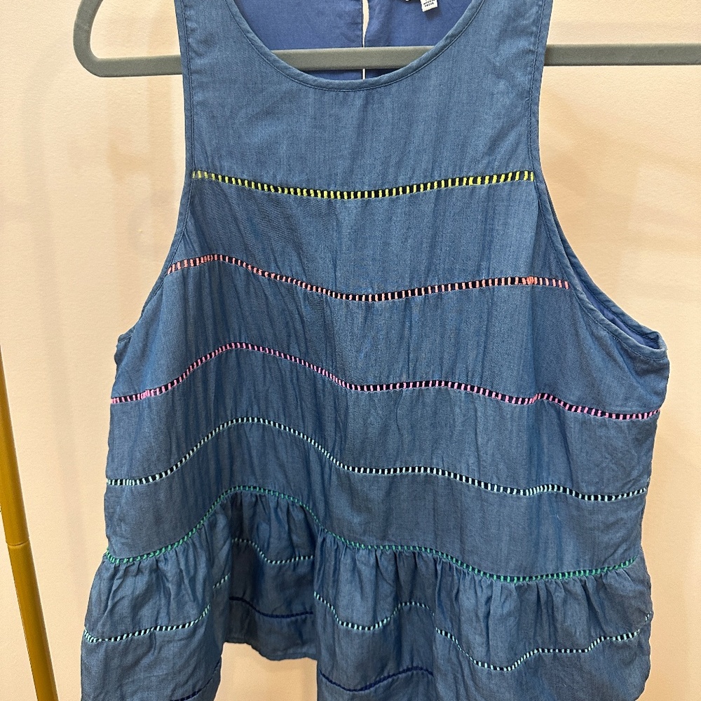 CROWN & IVY SLEEVELESS WOMENS TOP DENIM WITH EMBROIDERED COLOR THREADS XL